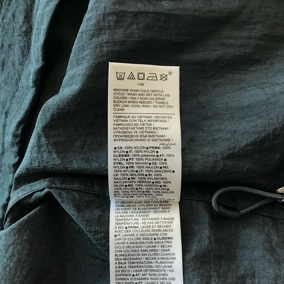 ATHLETA Women's XS Dark Rinse Lunar Sheen Blue Grey Nylon Snap Button Shirt NWOT - Picture 15 of 16